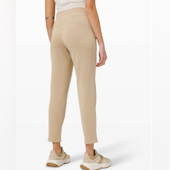 #111 Lululemon Soft Ambitions High Rise Jogger
Trench - Size 12 - Picture 5 of 11